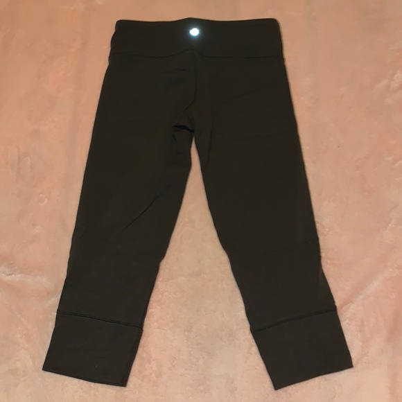 Dark brown Lululemon capris - Picture 2 of 3